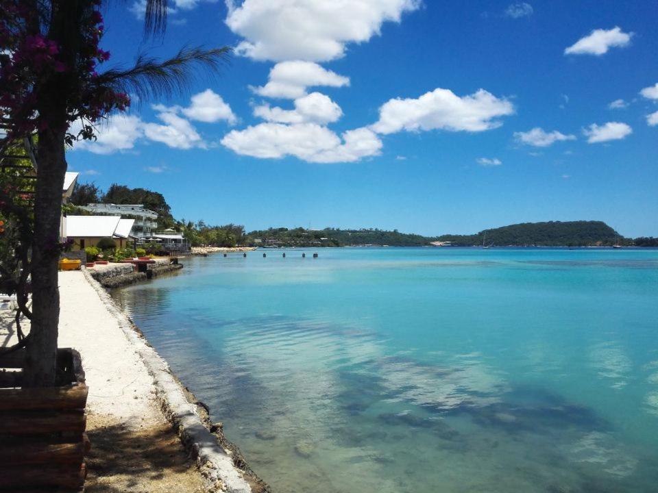 Crystal Beach Hotel Port Vila Eksteriør bilde